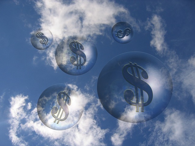 clouds and dollars-96588_640